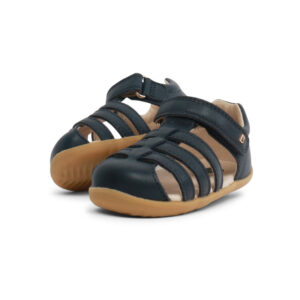 Bobux Sandal Step Up Jump + Colori is the sandal with simple but effective details. Suitable from the very first steps for walking and playing in the open air; guarantees your baby's foot a solid base while maintaining the necessary freshness in hot weather.